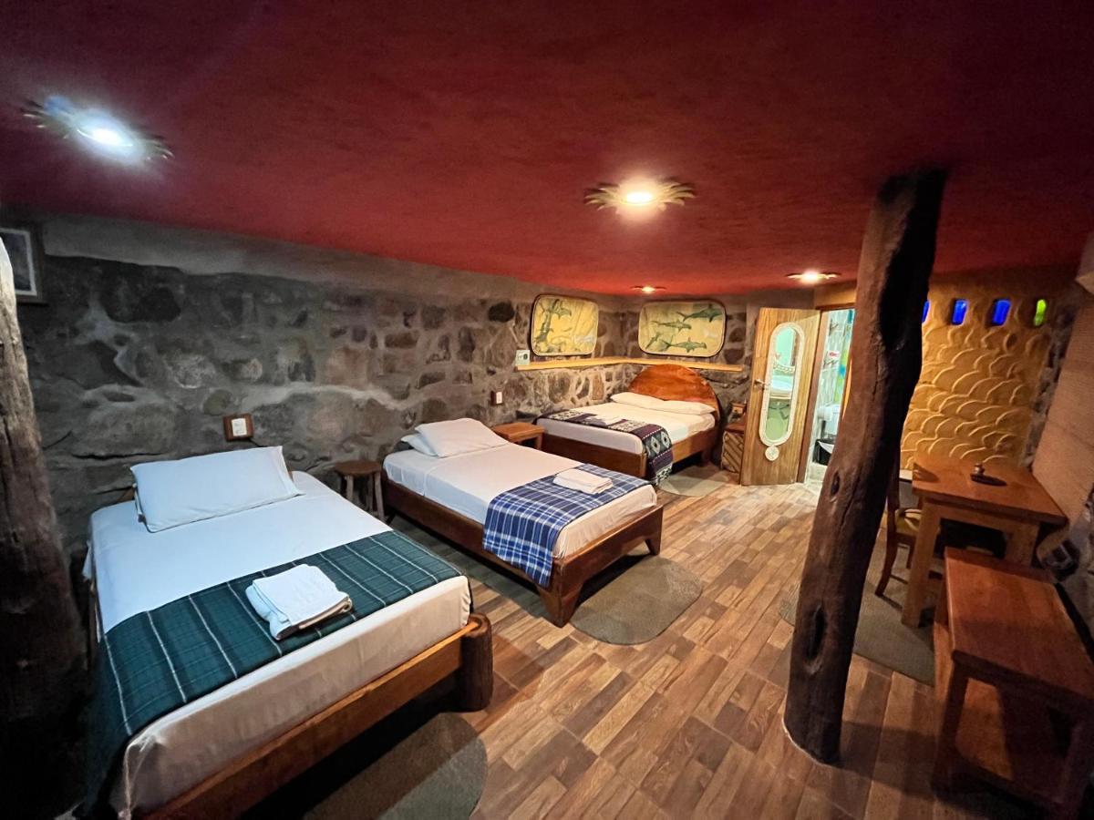 Lonesome George Ecolodge Пуерто Айора Екстериор снимка