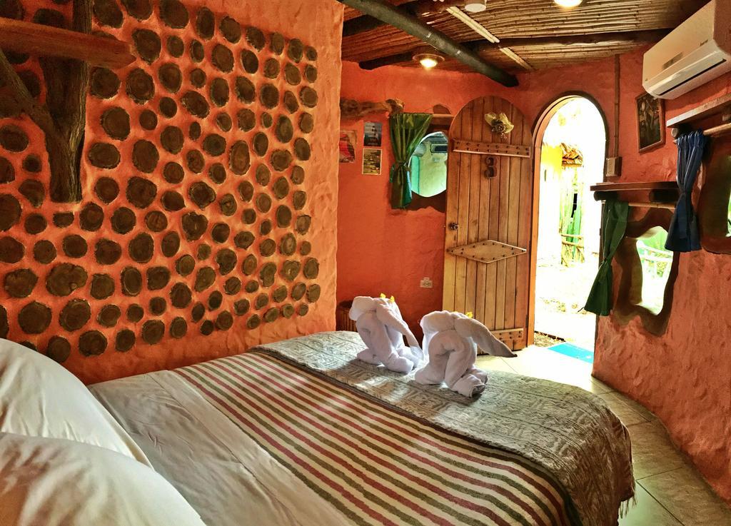 Lonesome George Ecolodge Пуерто Айора Екстериор снимка
